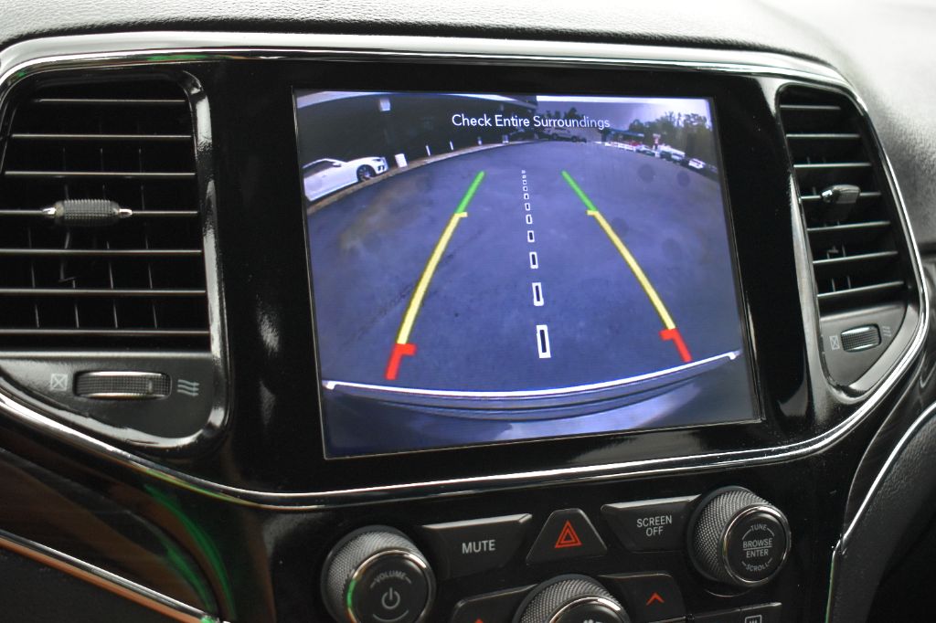 Jeep Grand Cherokee photo 18