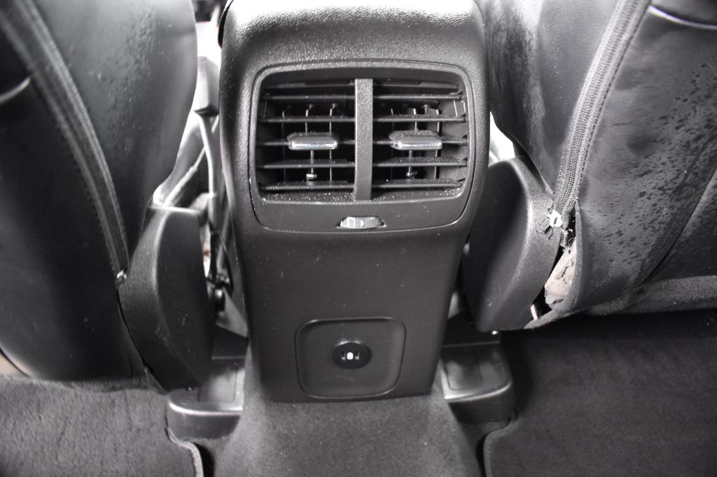 Ford Escape photo 12