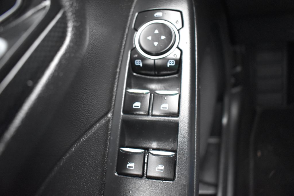 Ford Escape photo 13