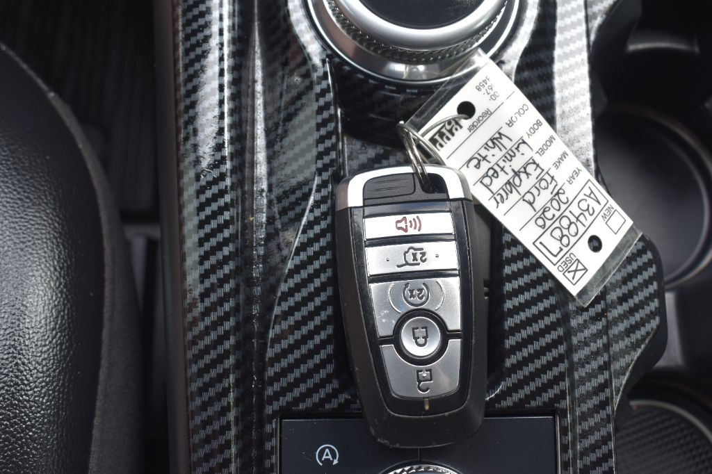 Ford Explorer photo 25