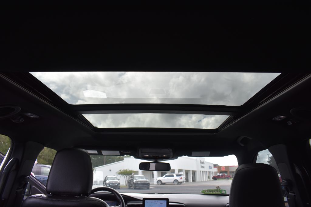 Ford Explorer photo 14