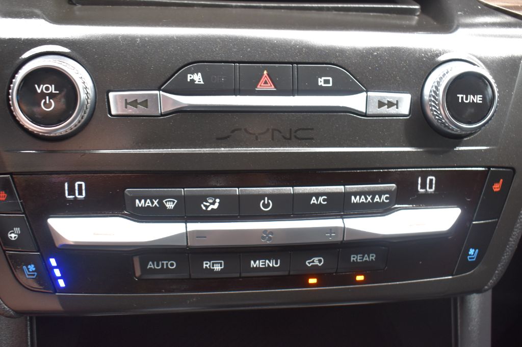 Ford Explorer photo 21
