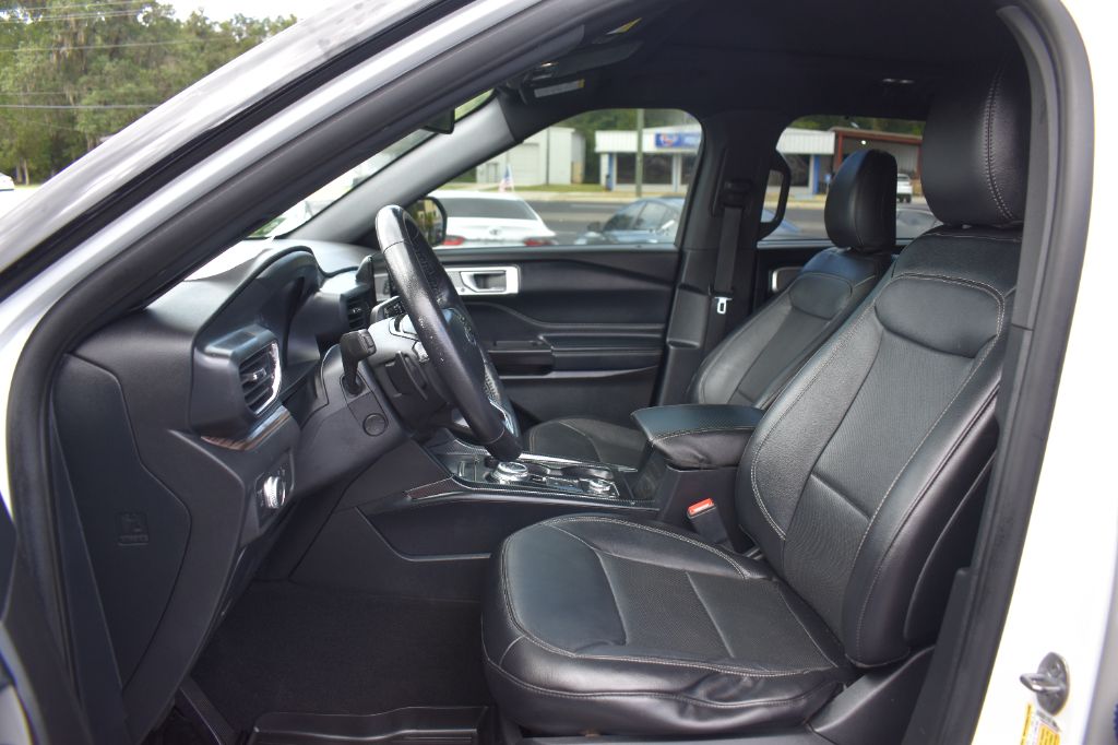 Ford Explorer photo 9