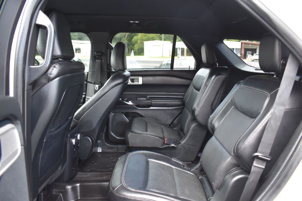 Ford Explorer photo 10