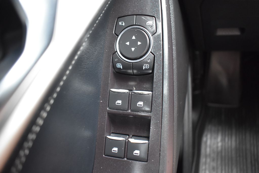 Ford Explorer photo 17