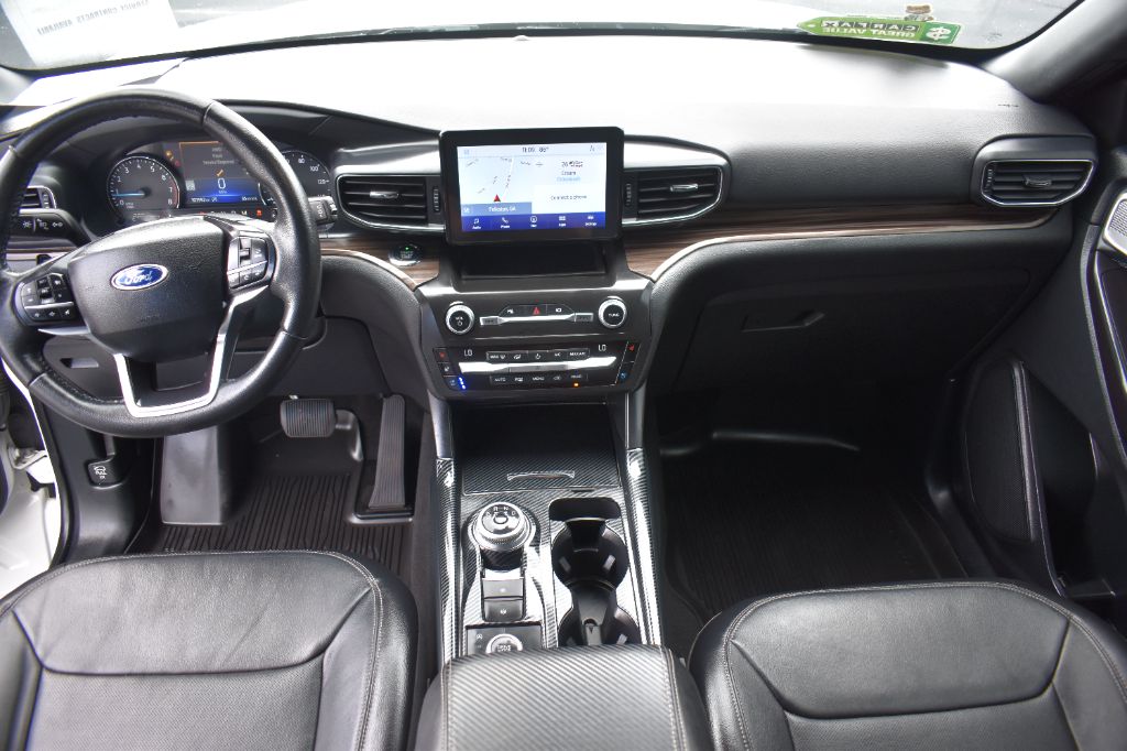 Ford Explorer photo 16