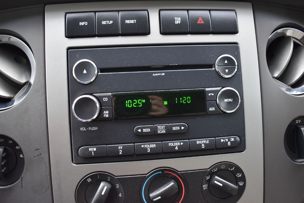 Ford Expedition EL photo 17