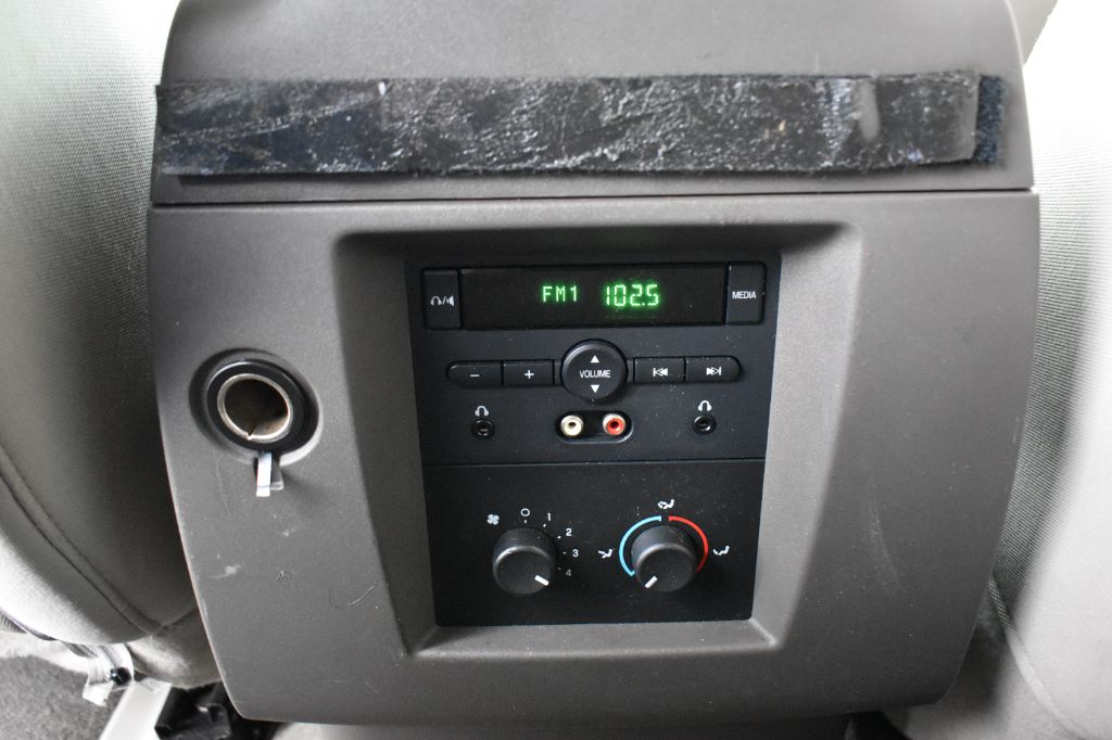 Ford Expedition EL photo 14