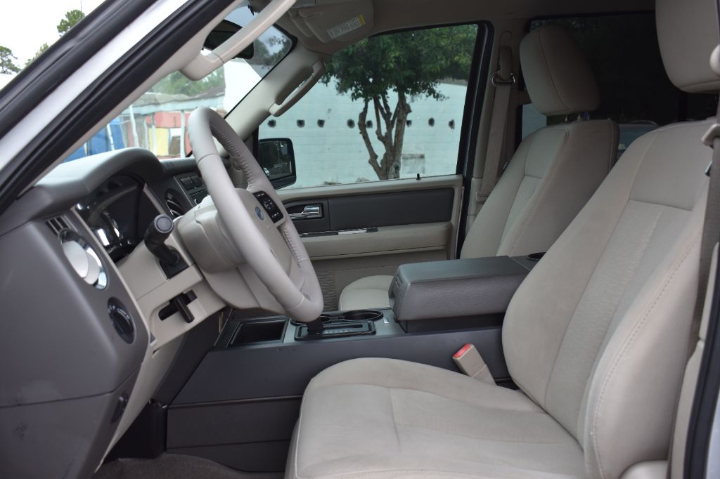 Ford Expedition EL photo 9