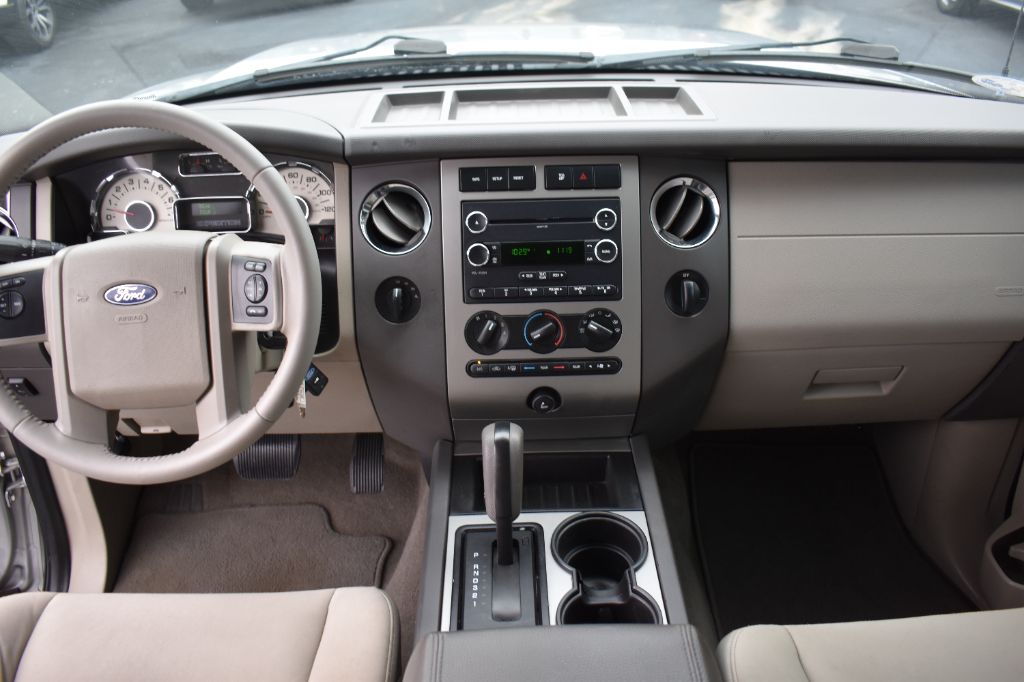 Ford Expedition EL photo 13