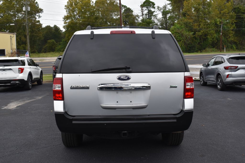 Ford Expedition EL photo 6