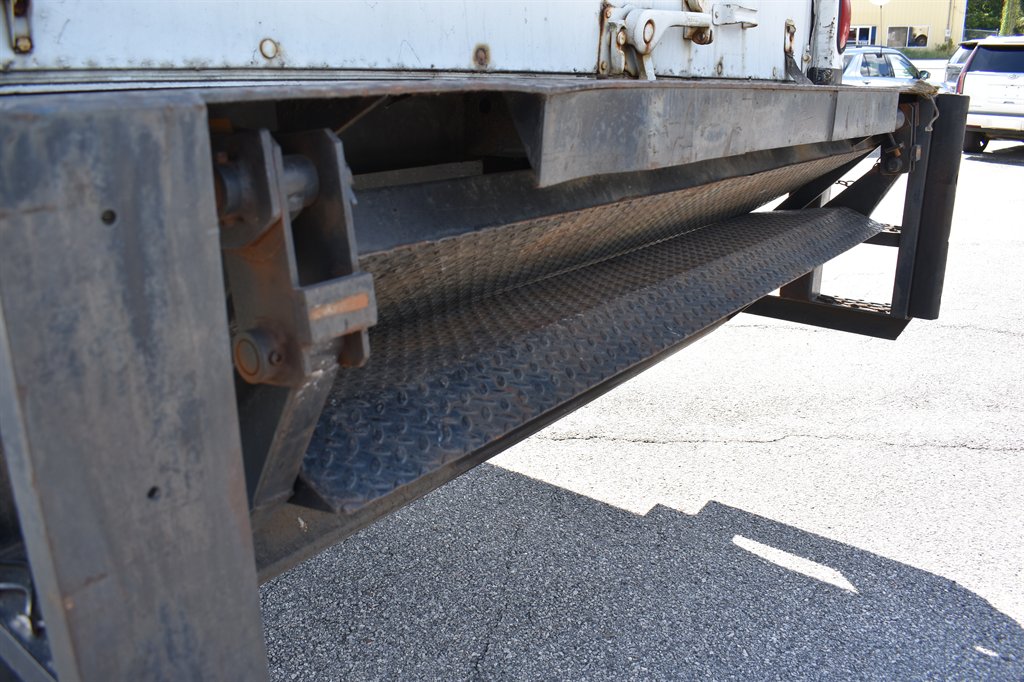 Freightliner M2 photo 11
