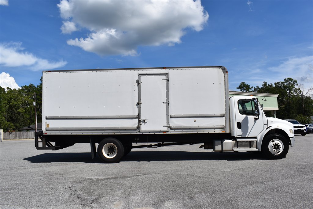Freightliner M2 photo 4