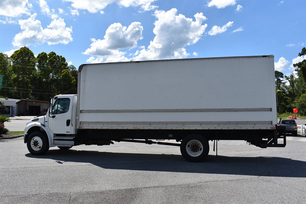 Freightliner M2 photo 8